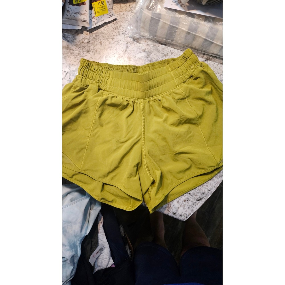 Lululemon Hotty-Hot Lined 3 inch Short Chartreuse Yellow Green Size 4
